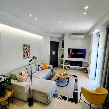 Floral Home 1 - Ground Floor Apt With Courtyard And Private Parking! Афіни Екстер'єр фото