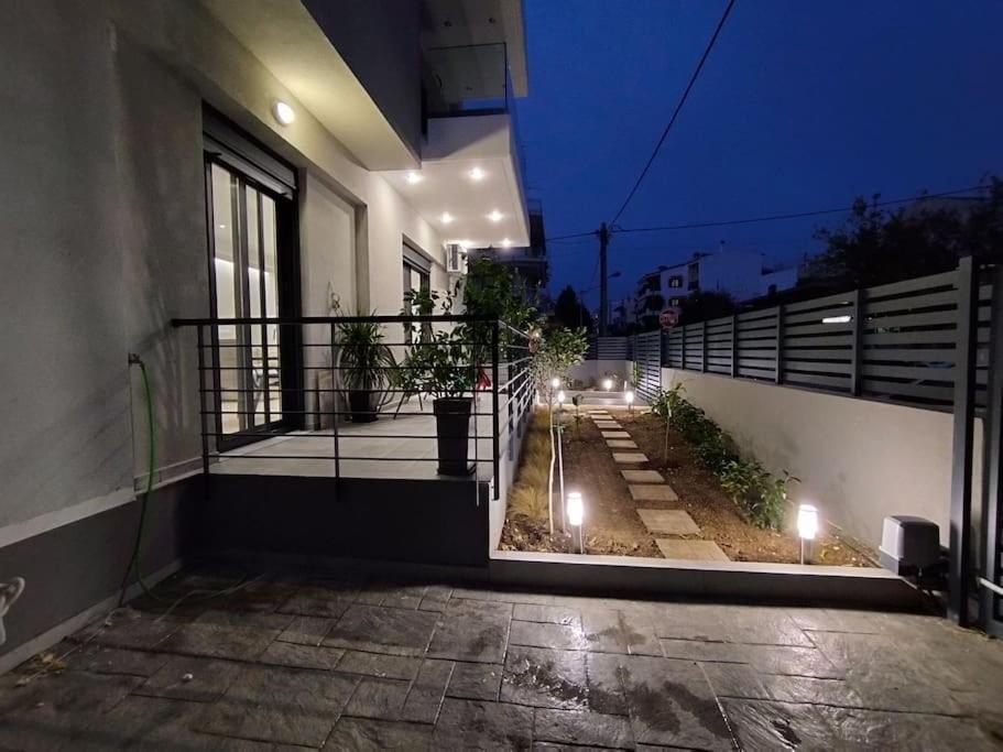 Floral Home 1 - Ground Floor Apt With Courtyard And Private Parking! Афіни Екстер'єр фото