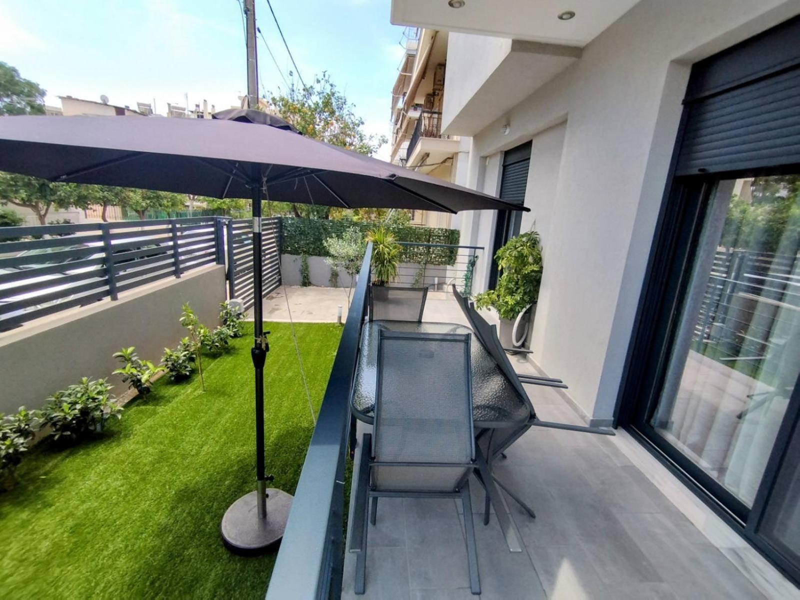Floral Home 1 - Ground Floor Apt With Courtyard And Private Parking! Афіни Екстер'єр фото