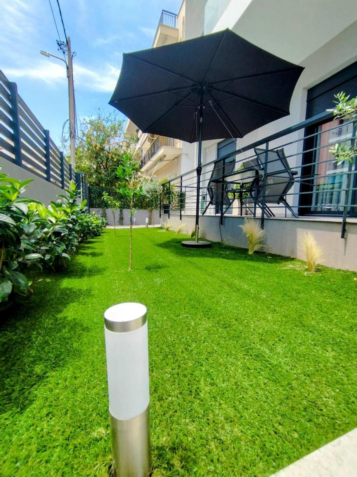 Floral Home 1 - Ground Floor Apt With Courtyard And Private Parking! Афіни Екстер'єр фото